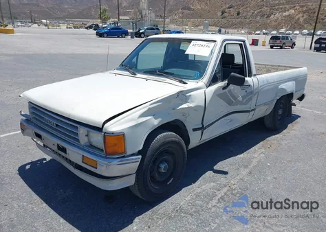 1988 Toyota Pickup 1/2 Ton Rn55 Dlx из США, поврежденный, VIN JT4RN55D2J7027985